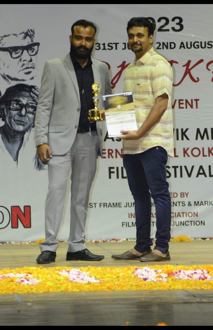 திரை பிரபலங்கள் பாராட்டிய ” கள்வா ” குரும்படம் கொல்கத்தா திரைப்பட விழாவில் விருது பெற்றது!