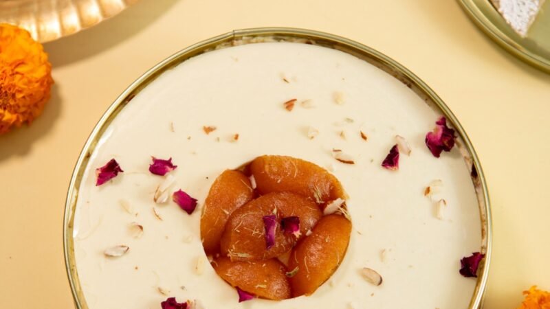 For Bonds That Deserve the Best, Moonbakes Introduces Raksha Bandhan Special Cakes and Gifting Hampers