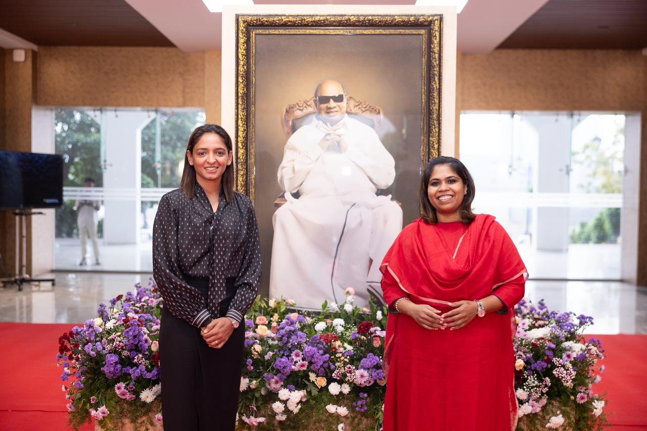 மகளிர் உலக கோப்பையின் பிரம்மாண்ட வெற்றிக்குப் பின், முதன் முறையாக சென்னை சத்யபாமா அறிவியல் மற்றும் தொழில்நுட்ப நிறுவனத்திற்கு வருகை தந்த, கேப்டன் ஹர்மன்ப்ரீத் கவுர் !!*