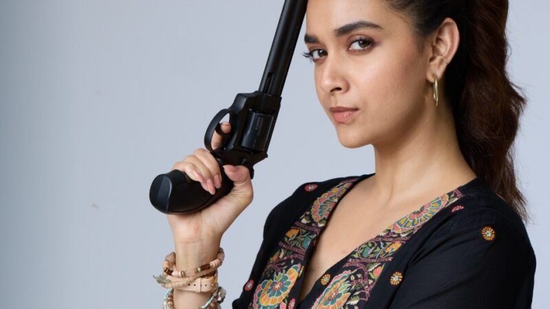 ரிவால்வர் ரீட்டா திரை விமர்சனம் ரேட்டிங் 3.6/5.