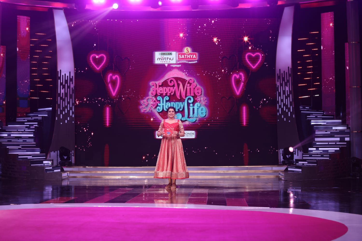 விஜய் டிவியின் அசத்தலான கலகலப்பான “ஹேப்பி வைஃப் ஹேப்பி லைஃப்” நிகழ்ச்சி