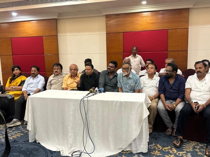 தமிழ்த் திரைப்படத் தயாரிப்பாளர்கள் சங்கத்தின் தலைவர் திரு.ஜி.கே.எம்.தமிழ்குமரன் அவர்களின் தலைமையில்,நிர்வாகிகள் மற்றும் திரையுலகை சார்ந்த பலரும் கலந்துகொண்ட கலந்துரையாடல் கூட்டம்