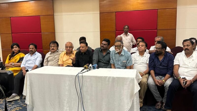 தமிழ்த் திரைப்படத் தயாரிப்பாளர்கள் சங்கத்தின் தலைவர் திரு.ஜி.கே.எம்.தமிழ்குமரன் அவர்களின் தலைமையில்,நிர்வாகிகள் மற்றும் திரையுலகை சார்ந்த பலரும் கலந்துகொண்ட கலந்துரையாடல் கூட்டம்