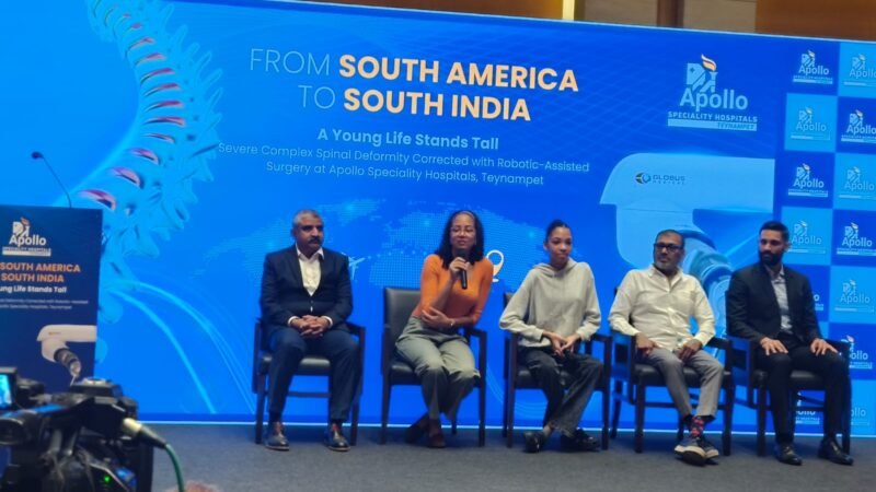 அதிநவீன ரோபோடிக் மூலம் முதுகுத்தண்டு அறுவை சிகிச்சைக்குப் பிறகு தென் அமெரிக்க இளைஞி தென் இந்தியாவில் குணமடைந்தார்