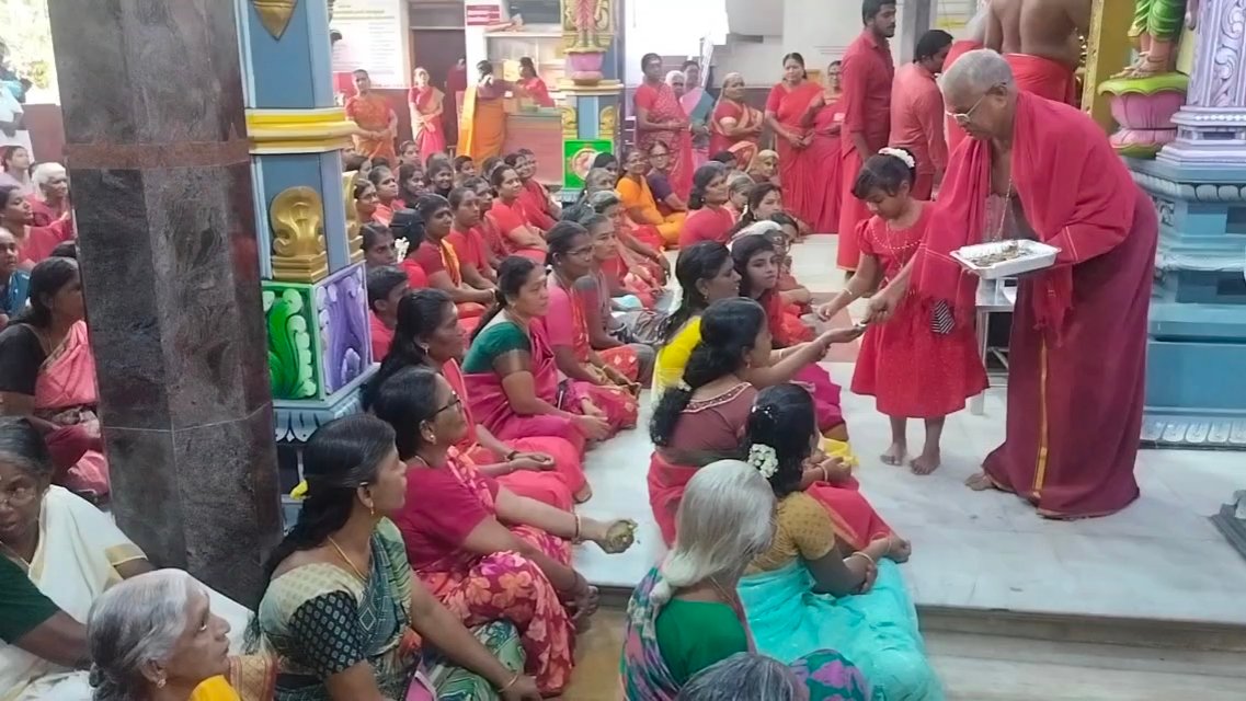 கன்னியாகுமரி மாவட்டத்தில்  நாகர்கோவில் கிருஷ்ணன்கோவில் பகுதியில் உள்ள ஆதிபராசக்தி கோவிலில் கனி காணும் நிகழ்ச்சி