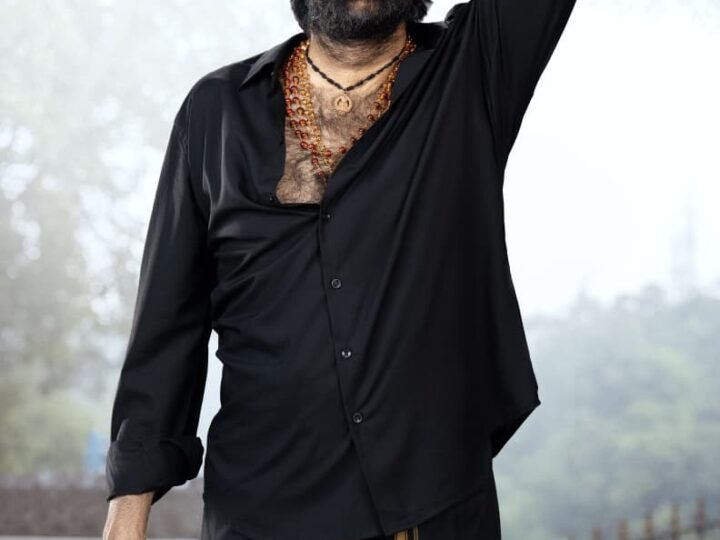 *மாஸ் மகாராஜா ரவி தேஜா நடிப்பில், சிவா நிர்வாணா இயக்கத்தில், மைத்ரி மூவி மேக்கர்ஸ் தயாரிப்பில் உருவாகியுள்ள ‘இருமுடி’ திரைப்படத்தின் தெலுங்கு மற்றும் தமிழ் மொழி டிரெய்லர் வெளியானது!*