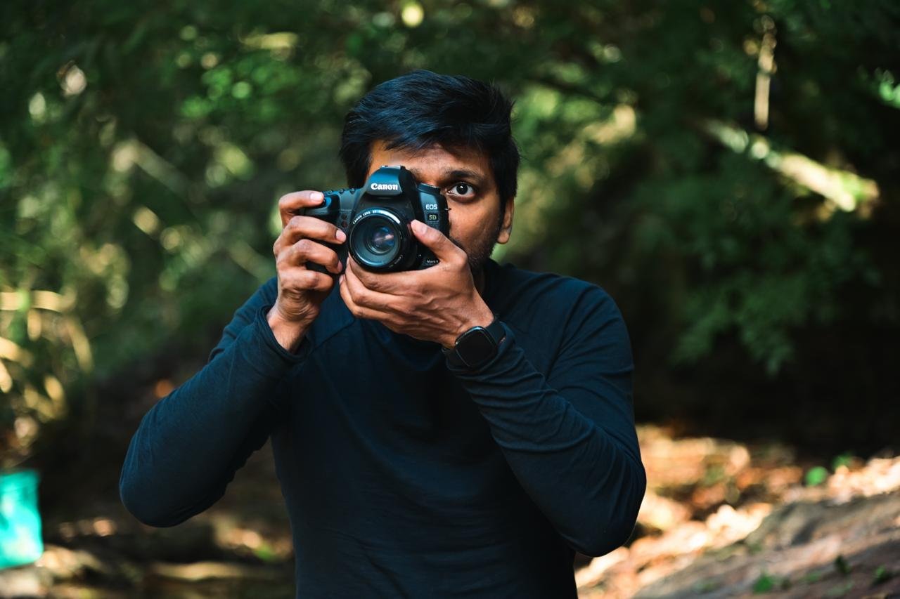 போட்டோகிராபர் திரைவிமர்சனம் ரேட்டிங் 2.6/5